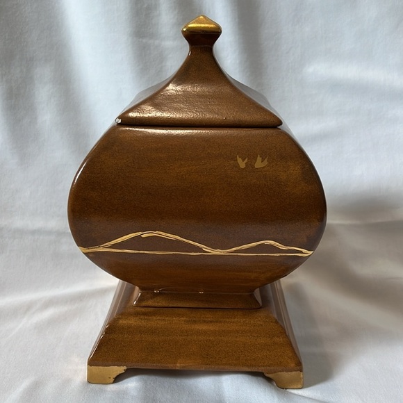 Vintage 1958 Ceramic Urn with Painted Gold Bonsai Trees - Picture 2 of 11